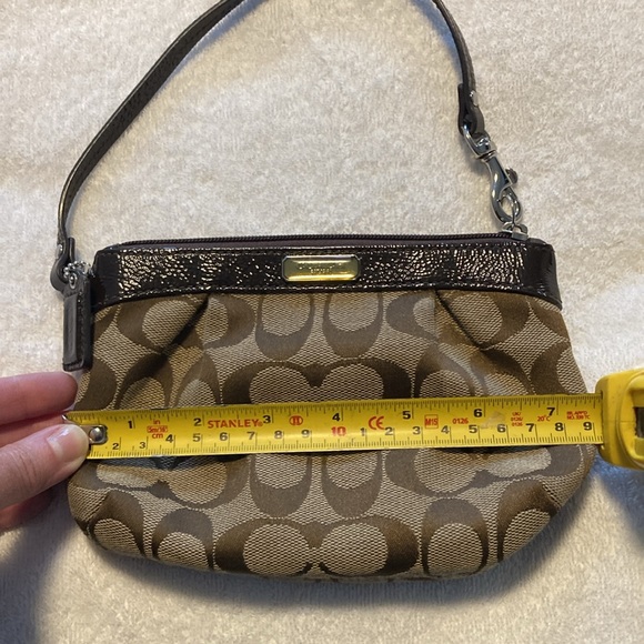 Coach wristlet in very good condition - Picture 5 of 6